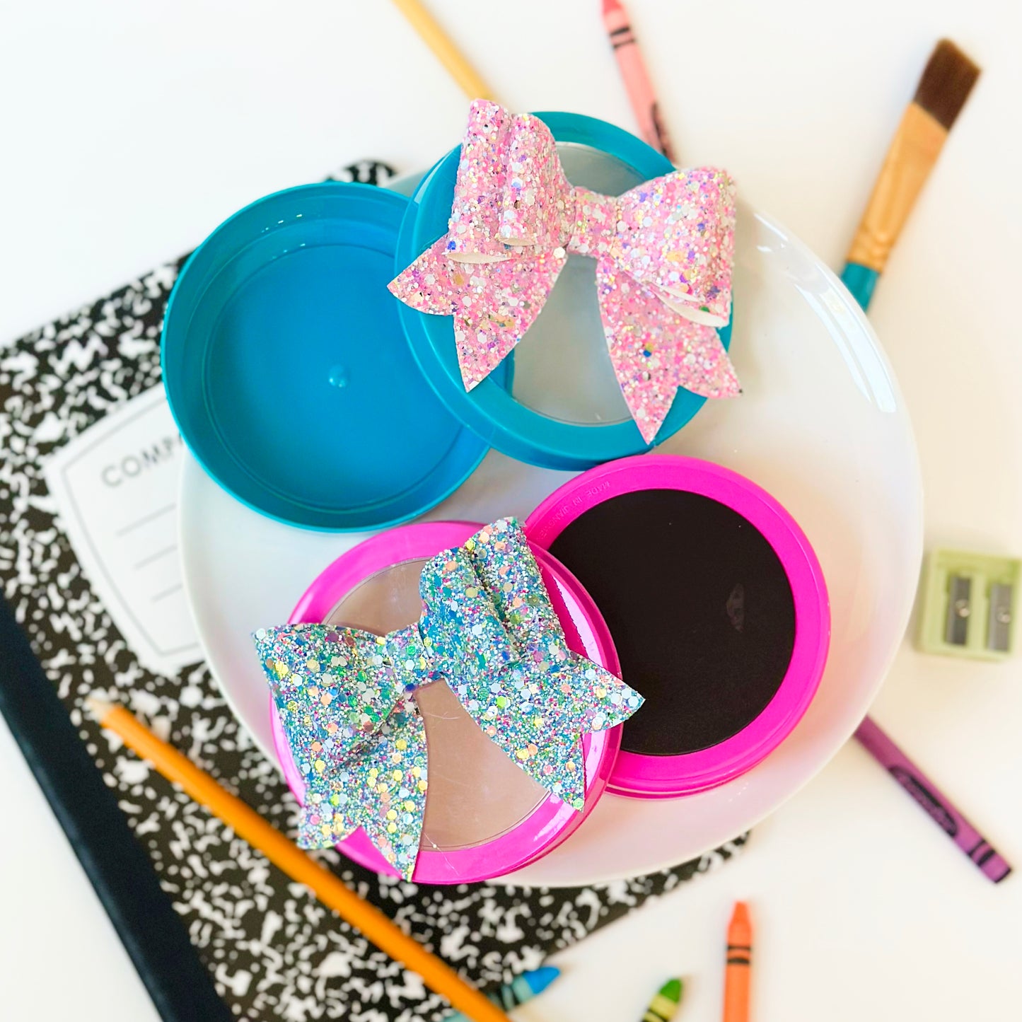 Magnetic storage containers