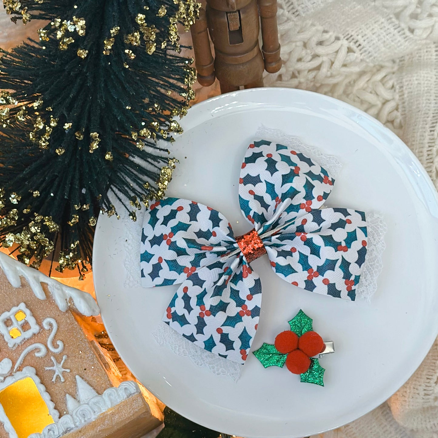 Holly jolly with removable center