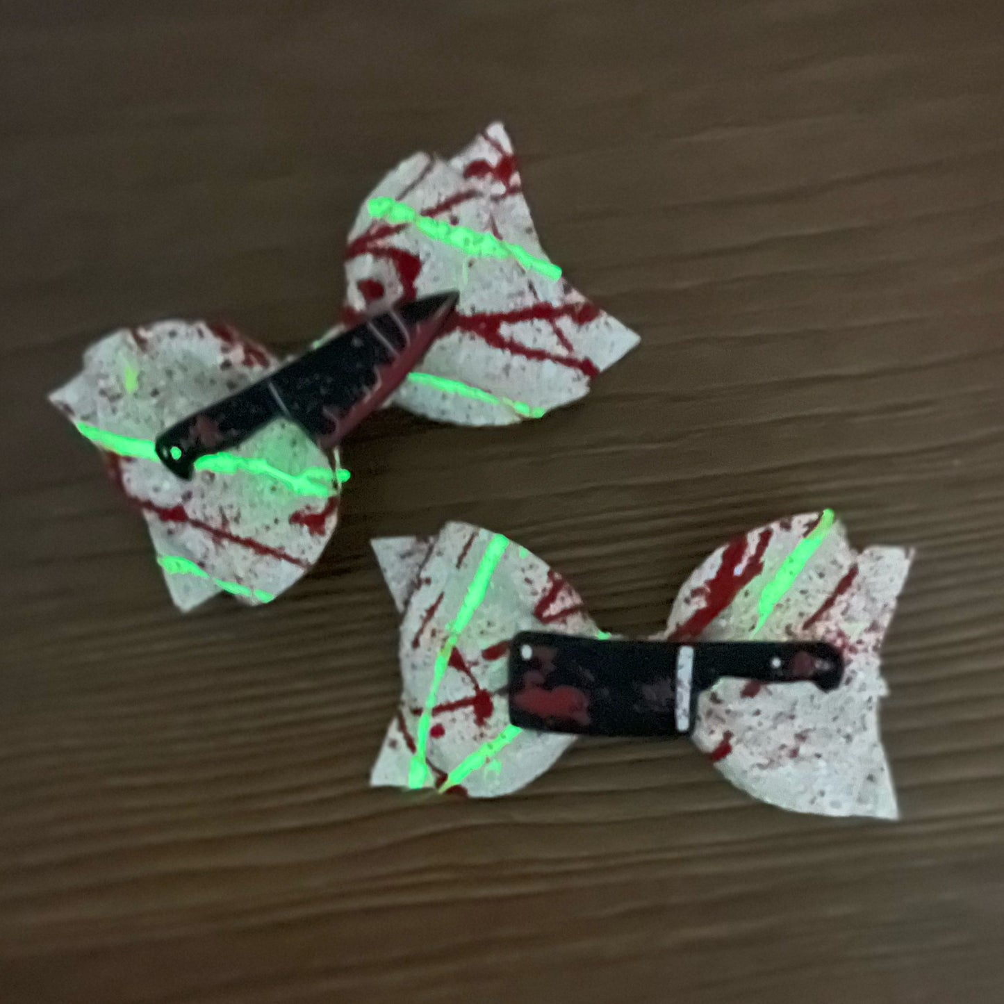 Bloody bows set