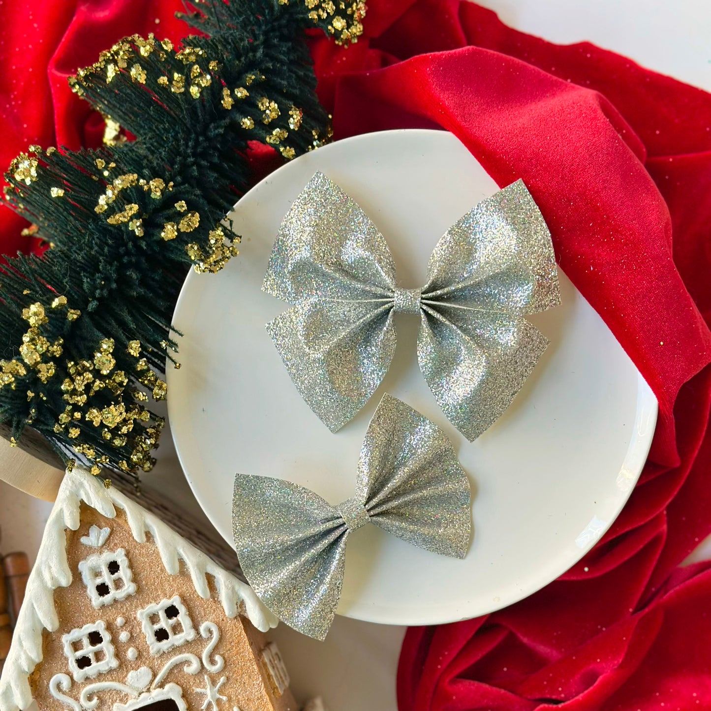 Shimmering lights silver