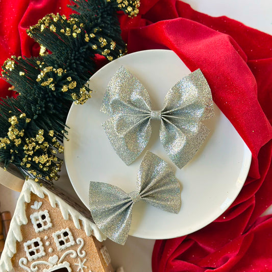 Shimmering lights silver