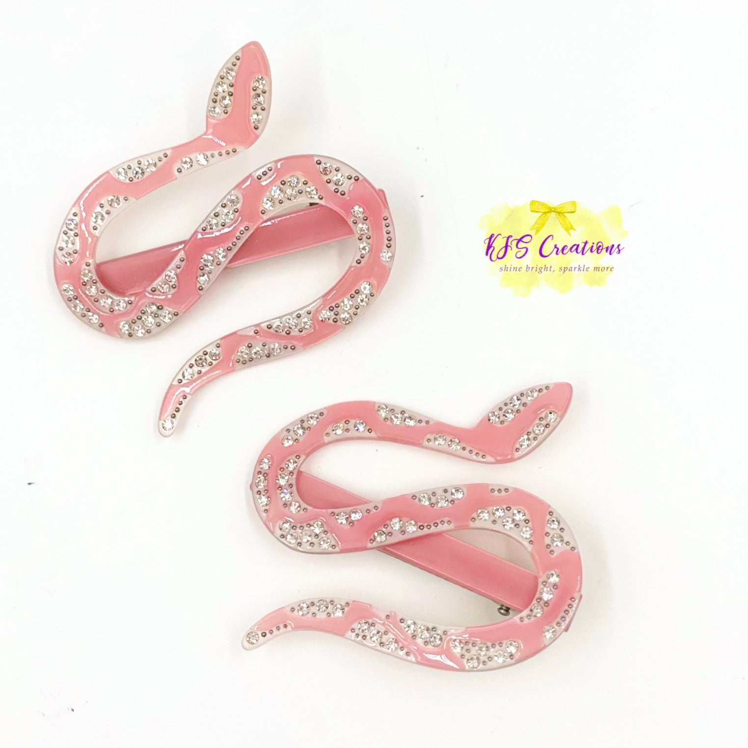 Pink snake clip
